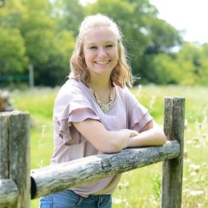 Meet your Posher, Alyssa